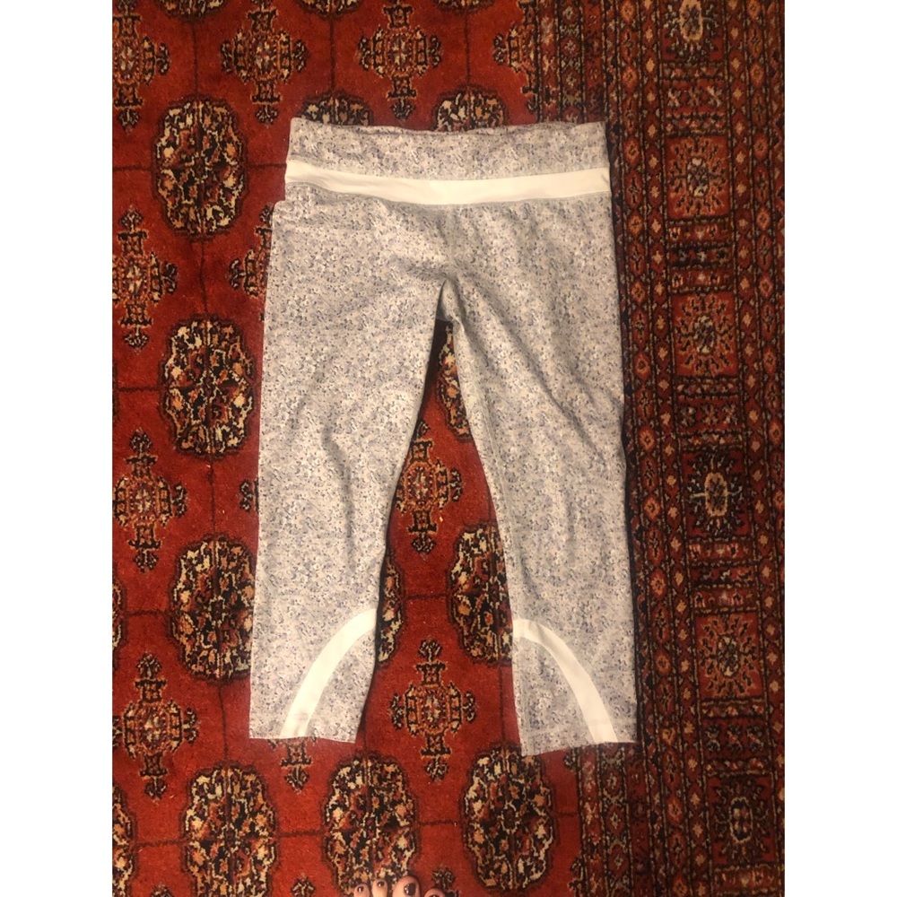 Gently used lululemon calf length tights
